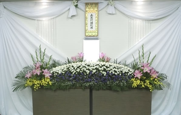 みすみ葬プランの花祭壇